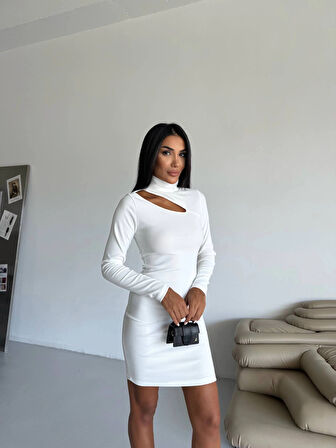 Boğazlı gögüs dekolteli elbise beyaz f2333