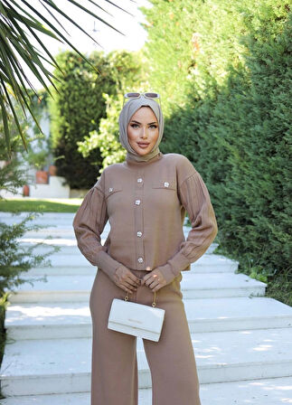 Taş düğmeli ikili triko takım vizon