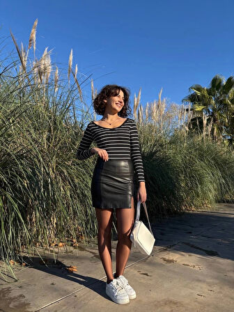 V yaka çizgili bluz siyah A3699