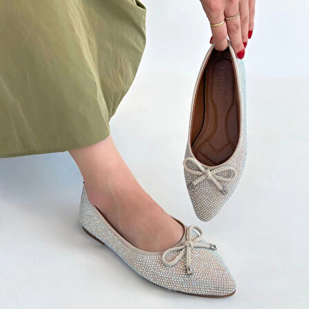 Sarra Bej Saten İşlemeli Babet Ayakkabı