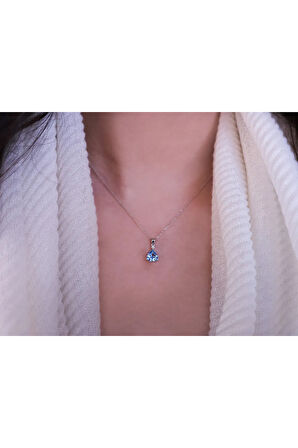 Pırlanta ve Üçgen Kesim Sky Blue Topaz Taşlı Kolye