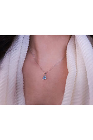 Pırlanta ve Üçgen Kesim Sky Blue Topaz Taşlı Kolye