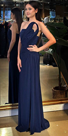 Lacivert Straplez Yaka Detaylı Yırtmaçlı Düz Kesim Likralı Uzun Abiye Elbise 11031