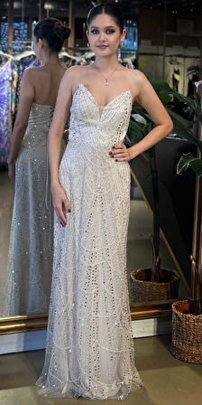 Bej Straplez Yaka Sırt Dekolteli Düz Kesim Pullu Boncuklu Uzun Abiye Elbise 11036-01