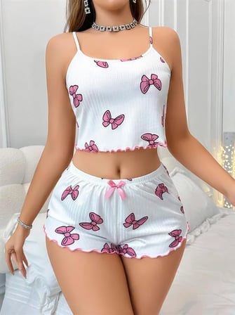 Pamuklu Beyaz Üstüne Pembe Kurdela Desenli Fitilli Askılı Şortlu Pijama Takımı