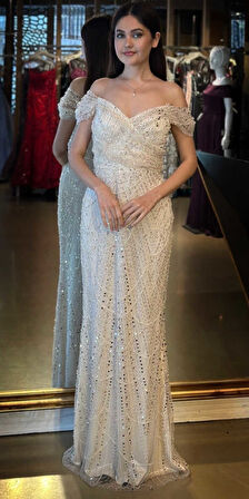 Ekru Sırt Dekolteli Düz Kesim Pullu Boncuklu Uzun Abiye Elbise 11044