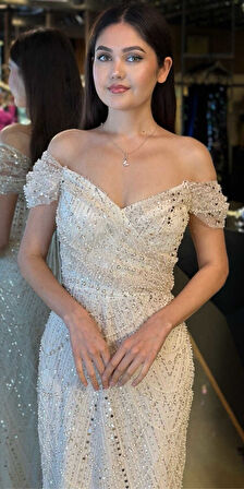 Ekru Sırt Dekolteli Düz Kesim Pullu Boncuklu Uzun Abiye Elbise 11044