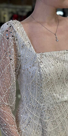 Bej Kare Yaka Uzun Kollu Kloş Etekli Pullu Boncuklu Uzun Abiye Elbise 11047-02