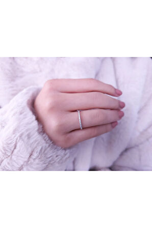 G Renk 0,10 Karat Pırlanta Taşlı Ince Yarım Tur Yüzük