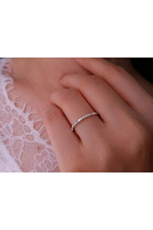 Baget Pırlanta Taşlı Yarım Tur Yüzük