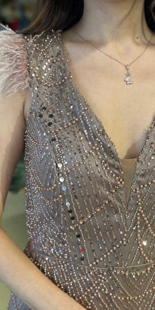 Bakır V Yaka Kalın Askı Tuy Detaylı Düz Kesim  Pullu Boncuklu Uzun Abiye Elbise 11052-04