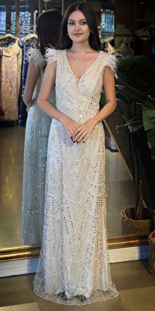 Bej V Yaka Kalın Askı Tuy Detaylı Düz Kesim Pullu Boncuklu Uzun Abiye Elbise 11052-05