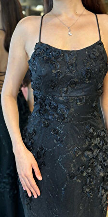 Siyah İp Askılı Çiçek Detaylı Sırt Dekolteli  Düz Kesim Tül Uzun Abiye Elbise 11060