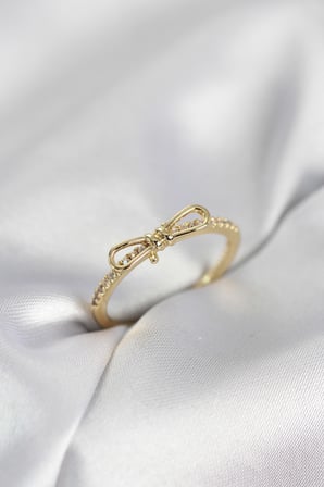 Fiyonk Figürlü Zirkon Taşlı Kadın Yüzük (Gold Renk)