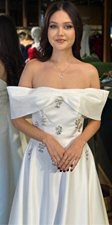 Beyaz Madonna Yaka Taş Detaylı Kloş Etekli  Saten Uzun Abiye Elbise 11063-09