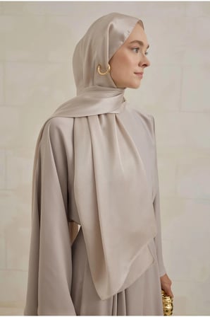 Abiye Janjan Parlak Saten Dokulu Tesettür Abiye Şifon Şal