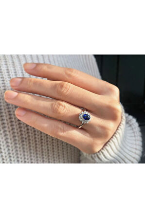 Iki Sıra Pırlantalı Oval Safir Taşlı Yüzük