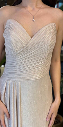 Gold Straplez Yaka Göğüs Dekolteli  Düz Kesim Likralı Parlak Kumaş Uzun Abiye Elbise 11083-01