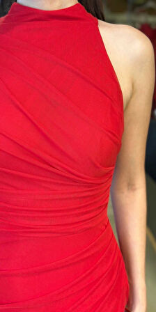 Kırmızı Stefanel Yaka Yırtmaçlı Düz Kesim Tül Uzun Abiye Elbise 11084