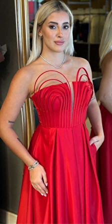 Kırmızı Straplez Yaka  Sırt Dekolteli Kloş Etekli Saten Uzun Abiye Elbise 11088