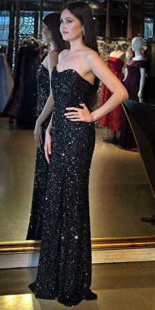 Siyah Straplez Yaka Sırt Dekolteli Yırtmaçlı Düz Kesim Payet Uzun Abiye Elbise 11093