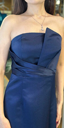 Lacivert Straplez Yaka Sırt Dekolteli Yırtmaçlı Düz Kesim  Saten Uzun Abiye Elbise 11102-04