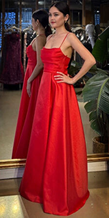 Kırmızı Degaje Yaka İp Askılı  Sırt Dekolteli Kloş Etekli  Saten Uzun Abiye Elbise 11104-03