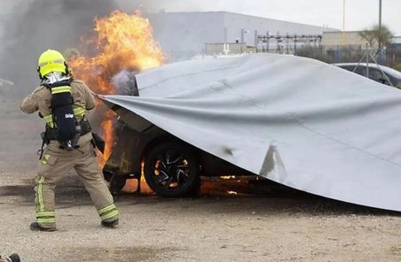 Basaran Safety Araç Yangın Battaniyesi Yüksek Isıya Dayanıklı Teknik Kumaş