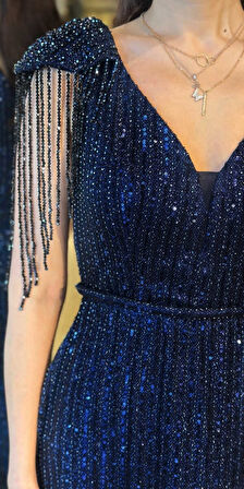 Lacivert V Yaka Boncuk İşlemeli Yırtmaçlı Düz Kesim Likralı Payet Uzun Abiye Elbise 11107-02