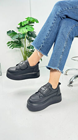 Günlük Kadın Sneaker Cırtlı Kalın Yüksek Taban Taş Detaylı Rahat Hafif  Ayakkabı 1111