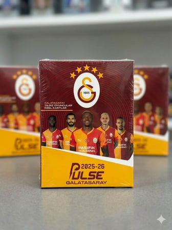 Pulse Futbolcu Kartları 2025/26 Paket 10 Kart Koleksiyon Kartları Sarı Kırmızı