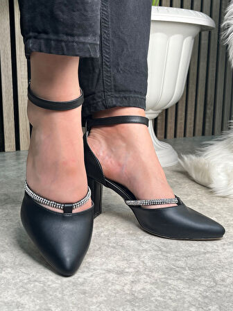 Günlük Kadın Kalın Yüksek Topuklu Sivri Burunlu Bilekten Bağlı Taşlı Şeritli Abiye Ayakkabı 11112