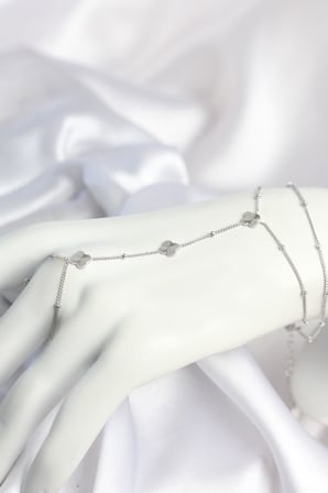 Pirinç Gümüş Renk Yonca Model Kadın Şahmeran