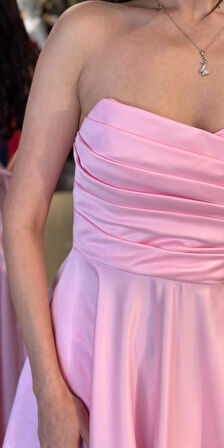 Pembe Straplez Yaka Sırt Dekolteli Kloş Etekli  Saten Uzun Abiye Elbise 11120-01