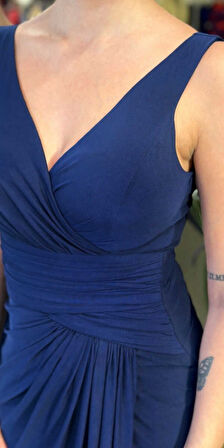 Lacivert V Yaka Kalın Askı Anvelop Yırtmaçlı Düz Kesim Likralı Tül Uzun Abiye Elbise 11123-04