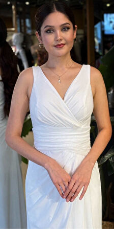 Beyaz V Yaka Kalın Askı Anvelop Yırtmaçlı Düz Kesim Likralı Tül Uzun Abiye Elbise 11123-01