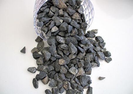 Siyah Dolomit Taşı 7 KG 1,5-2,5 CM Bahçe Taşı Siyah Bazalt Taşı