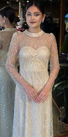 Bej Yuvarlak Yaka Uzun Kollu Düz Kesim  Pullu Boncuklu Uzun Abiye Elbise 11130-03