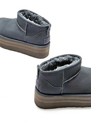 Wmns Classic Ultra Mini Platform Boot Grey