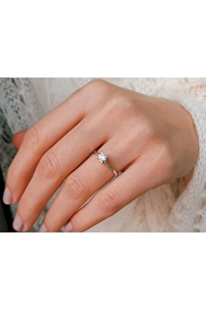 F Renk 0,31 Karat Pırlanta Tektaş Yüzük