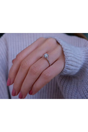 0,48 Karat Pırlanta Tektaş Yüzük