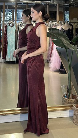 Bordo Halter Yaka Yırtmaçlı Düz Kesim Likralı Simli Uzun Abiye Elbise 11178-15