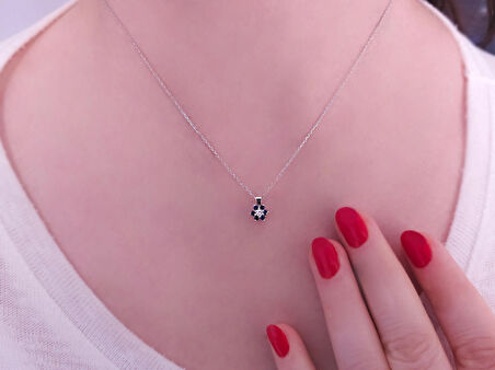 Safir ve Pırlanta Taşlı Papatya Kolye