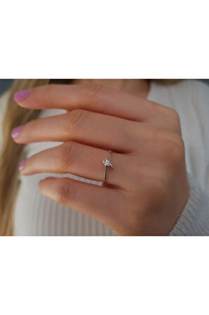 G Renk 0,05 Karat Pırlanta Tektaş Yüzük