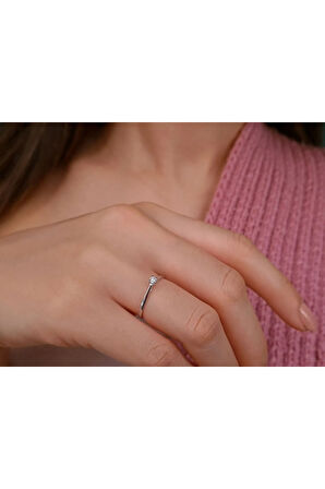 F Renk 0,05 Karat Pırlanta Tektaş Yüzük