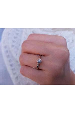 D Renk 0,26 Karat Pırlanta Tektaş Yüzük