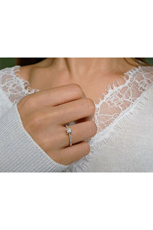 F Renk Toplam 0,39 Karat Pırlanta Tektaş Yüzük