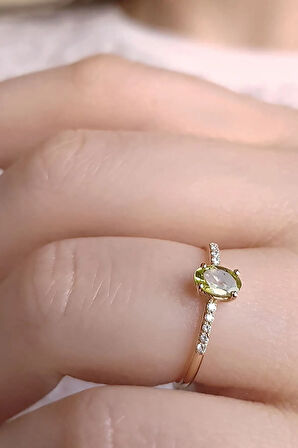 Pırlanta Ve Oval Peridot Taşlı Yüzük