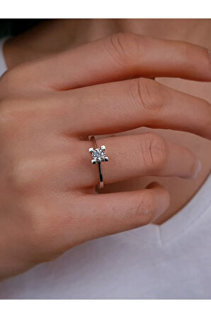 D Renk 0,36 Karat Pırlanta Tektaş Yüzük