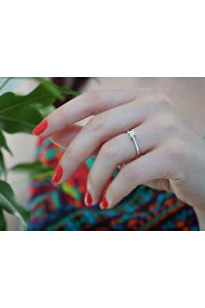 G Renk 0,24 Karat Pırlanta Tektaş Yüzük